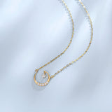 "Rêve Lunaire" Collier en Or Jaune 14K Lune Céleste Avec Diamant Cultivé en Laboratoire 0.076CTTW