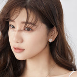 Boucle d'oreille élégante en argent sterling "Maple Majesty"