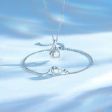 "Infinite Embrace" Bracelet en argent sterling avec pierre de lune, symbole de l'infini, pierre de naissance de juin