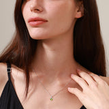 FANCIME “Everbloom” Pendentif en Péridot en Or Blanc 14K avec Chaîne en Argent Sterling