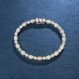 "Glamour Radiance" Bracelet en argent sterling avec opale blanche taillée fantaisie, pierre de naissance d'octobre