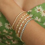 "Glamour Radiance" Bracelet en argent sterling avec opale blanche taillée fantaisie d'octobre