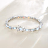 "Radiance Glamour" Bracelet en Pierre de Lune Taillé Fancy en Argent Sterling de Juin