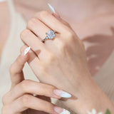 Bague en argent sterling Moissanite en taille émeraude à trois pierres FANCIME